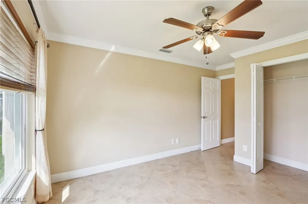 5118 Harrogate Court Naples FL 34112