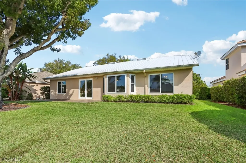 5118 Harrogate Court Naples FL 34112