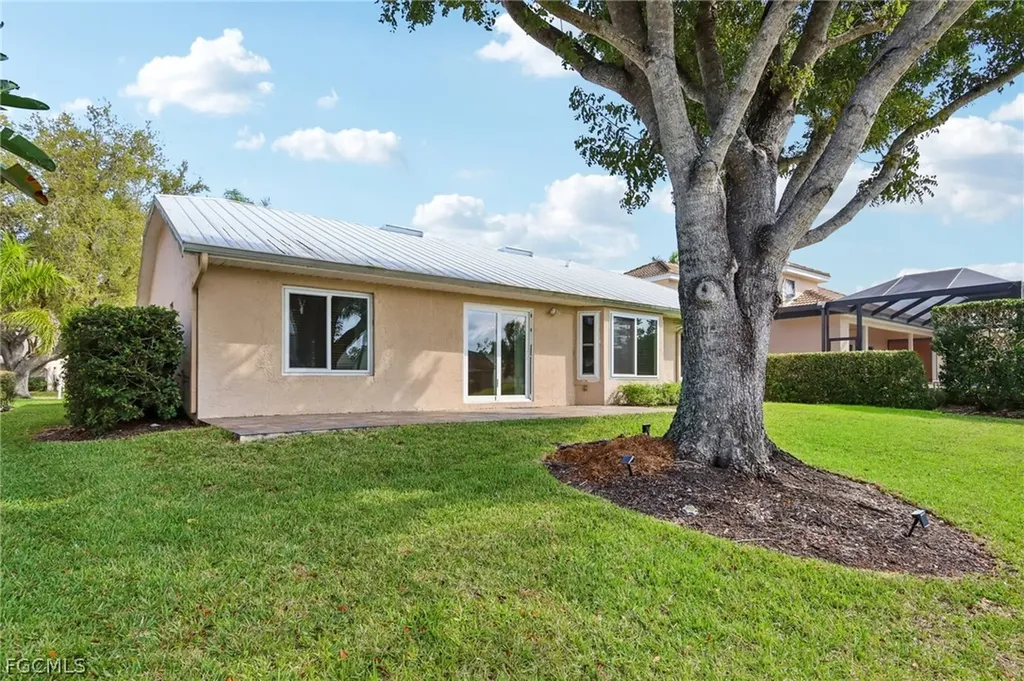 5118 Harrogate Court Naples FL 34112