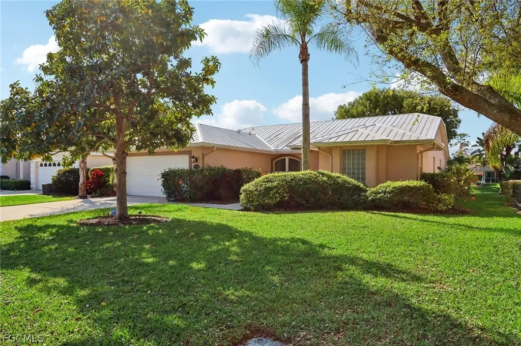 5118 Harrogate Court Naples FL 34112