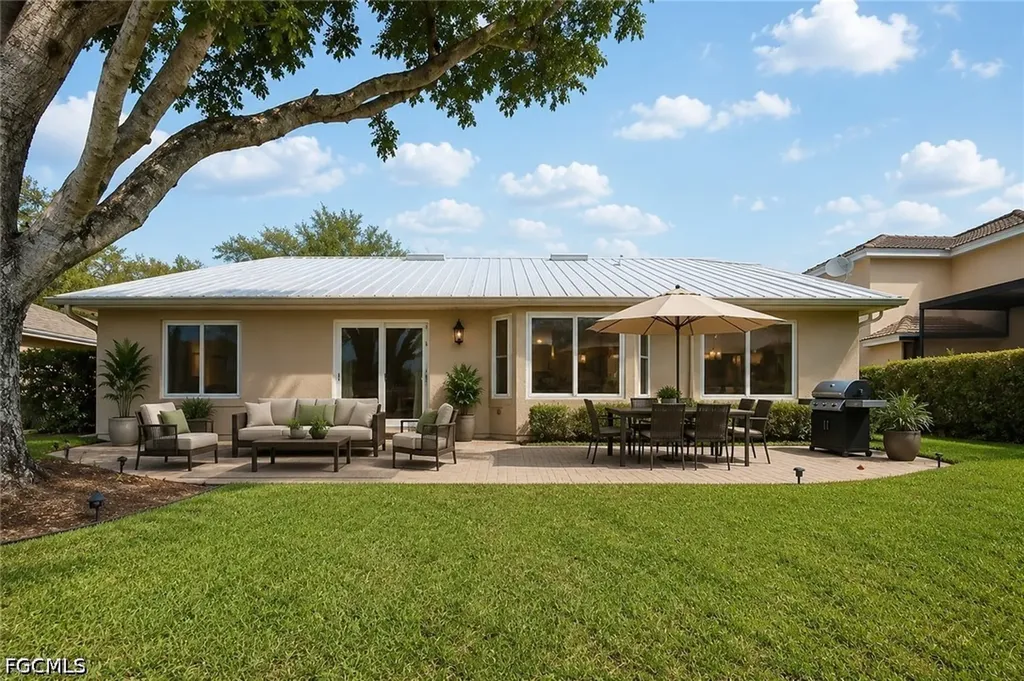 5118 Harrogate Court Naples FL 34112