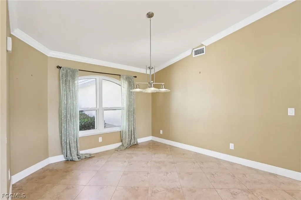 5118 Harrogate Court Naples FL 34112
