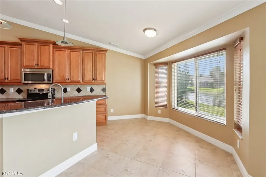 5118 Harrogate Court Naples FL 34112