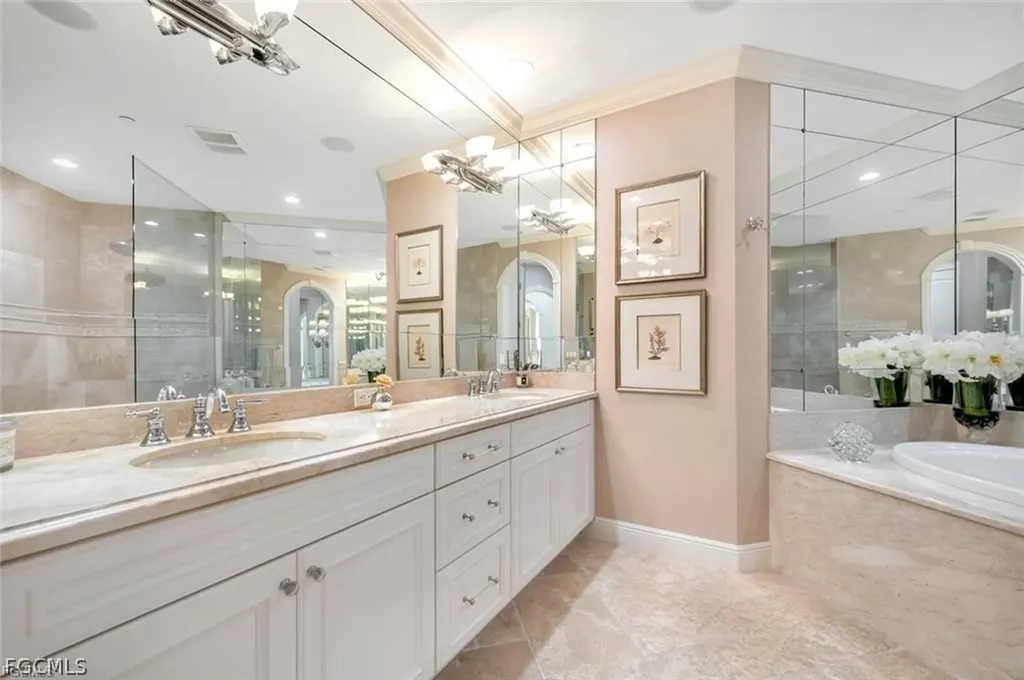 2542 Marquesa Royale Lane Naples FL 34109