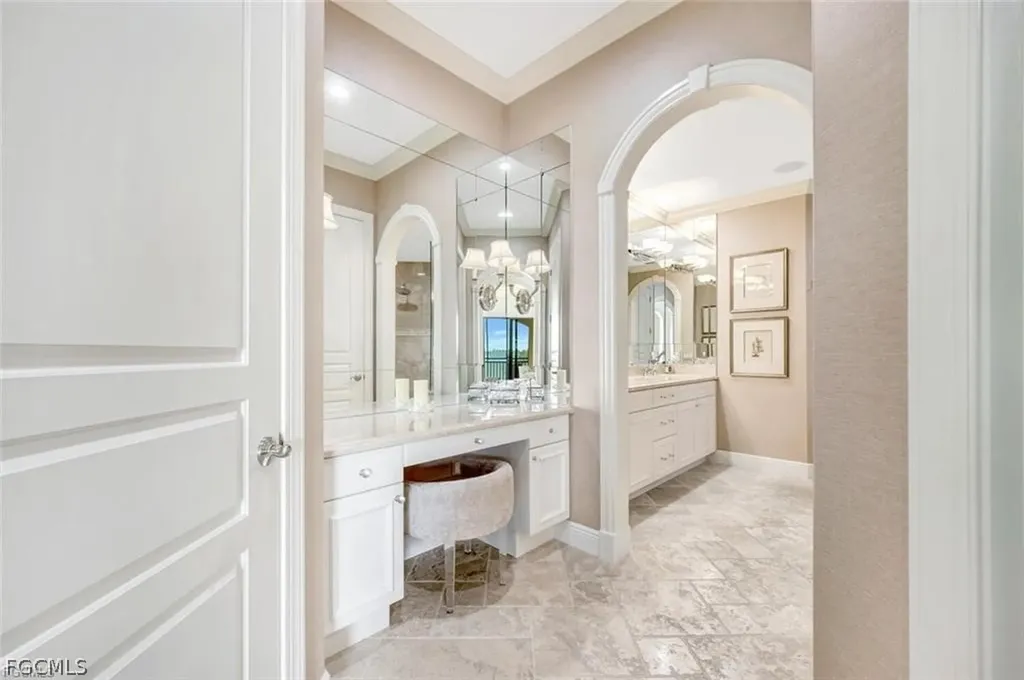 2542 Marquesa Royale Lane Naples FL 34109
