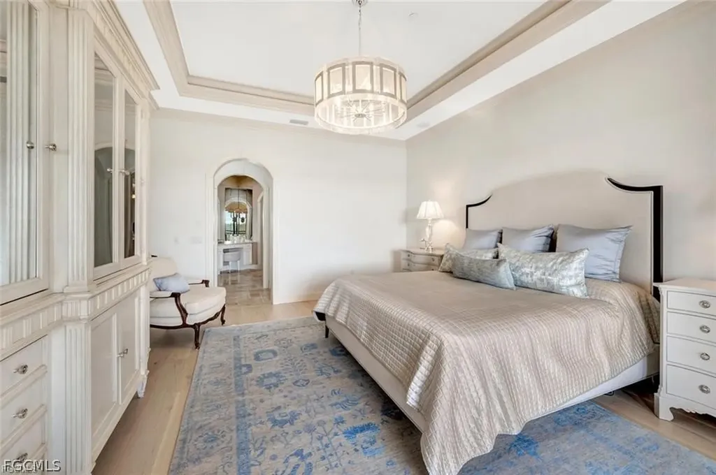 2542 Marquesa Royale Lane Naples FL 34109