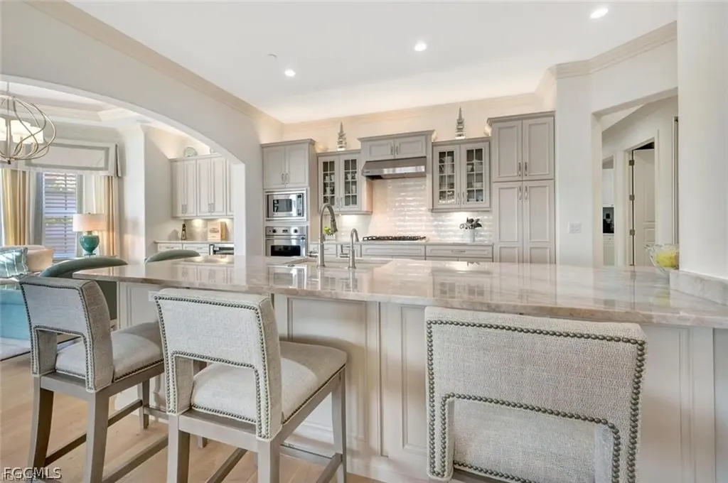 2542 Marquesa Royale Lane Naples FL 34109