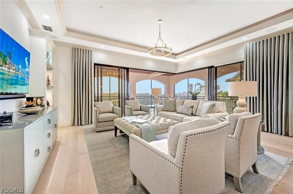 2542 Marquesa Royale Lane Naples FL 34109