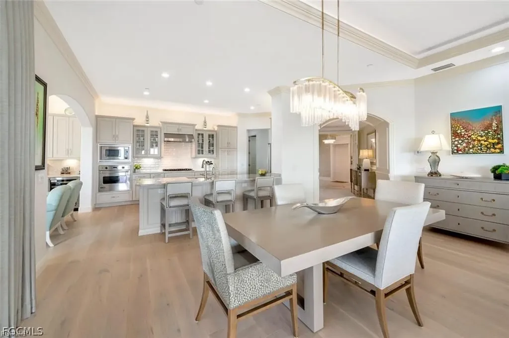 2542 Marquesa Royale Lane Naples FL 34109