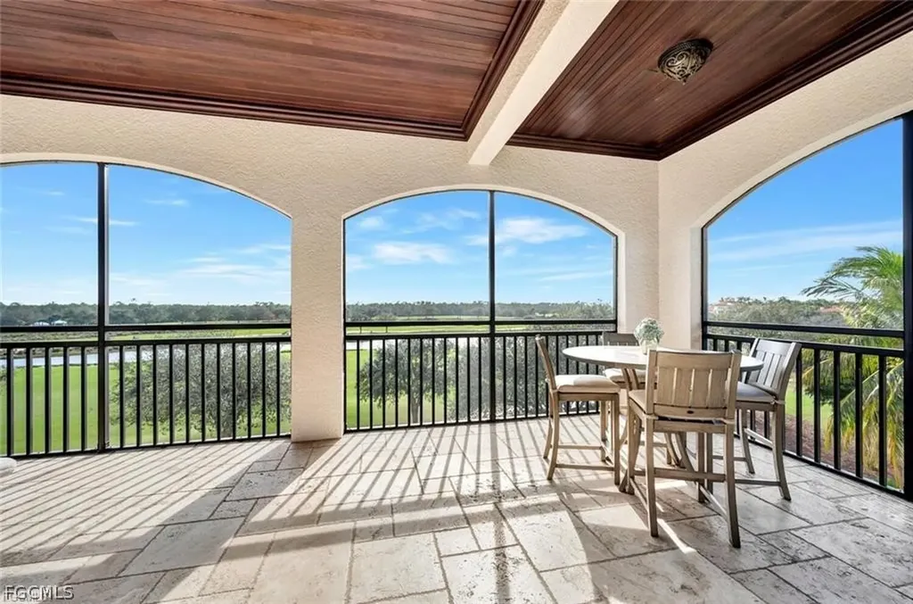 2542 Marquesa Royale Lane Naples FL 34109