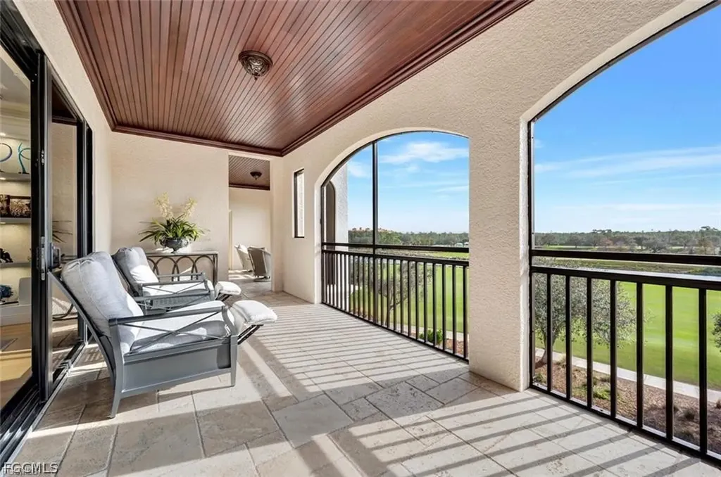 2542 Marquesa Royale Lane Naples FL 34109