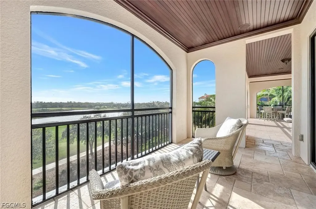 2542 Marquesa Royale Lane Naples FL 34109