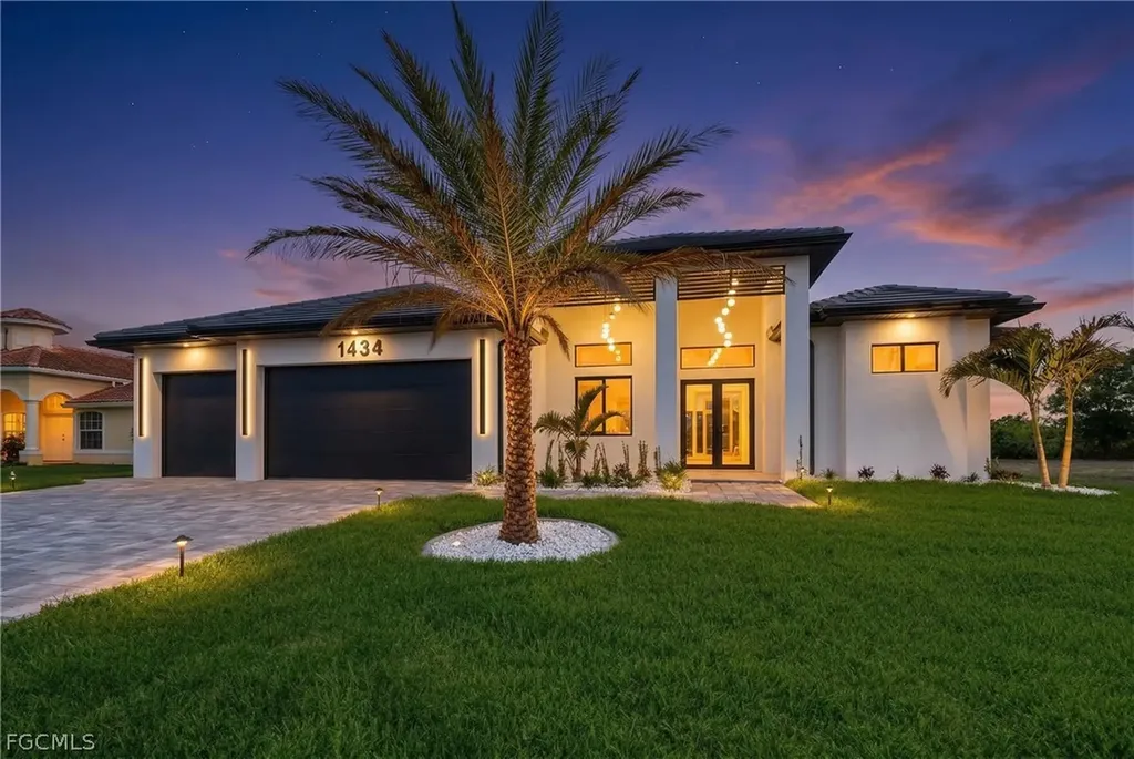 1434 SW 1st Street Cape Coral FL 33991
