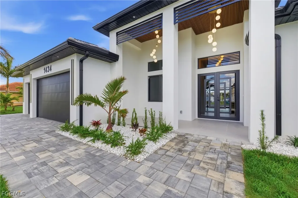 1434 SW 1st Street Cape Coral FL 33991
