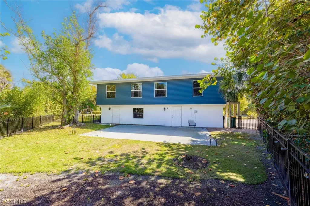 1813 Long Point Lane Sanibel FL 33957