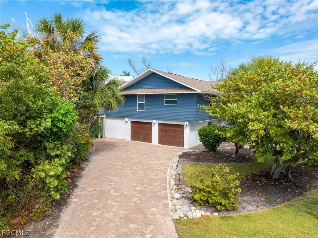 1813 Long Point Lane Sanibel FL 33957