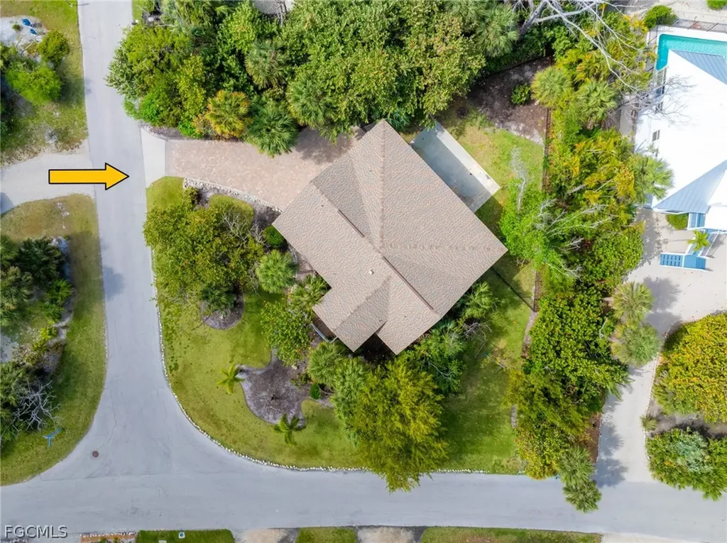 1813 Long Point Lane Sanibel FL 33957