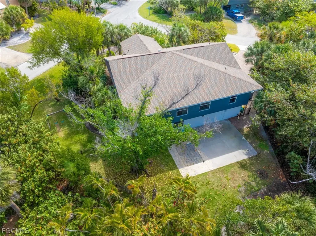 1813 Long Point Lane Sanibel FL 33957