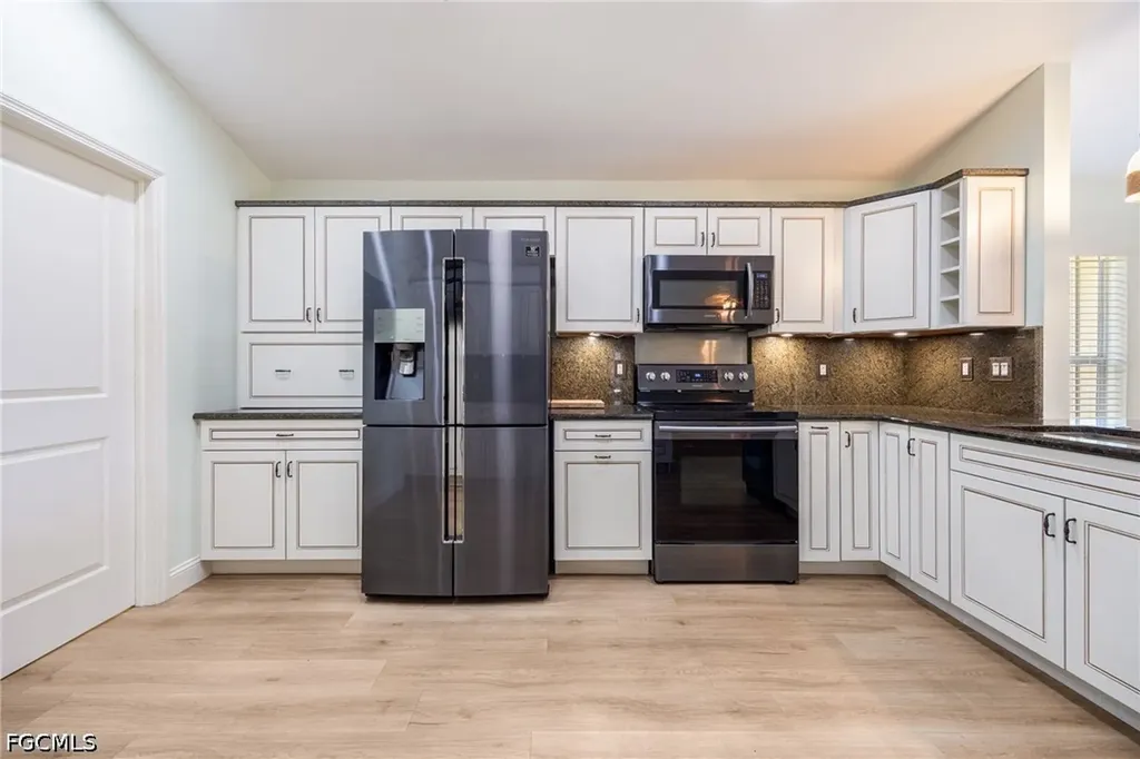 9273 Palm Island Circle North Fort Myers FL 33903