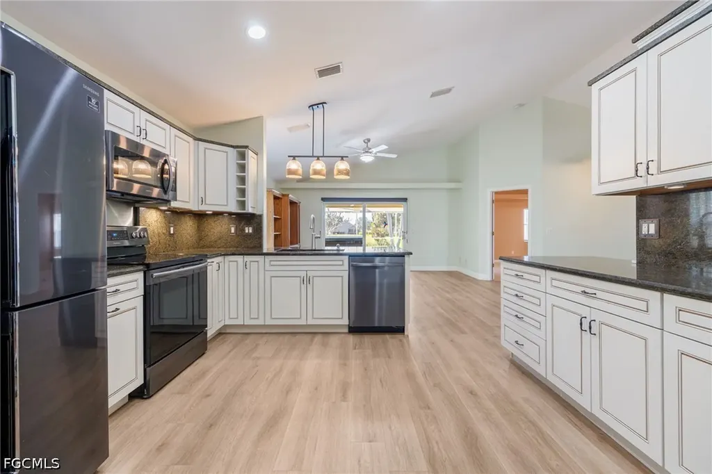 9273 Palm Island Circle North Fort Myers FL 33903