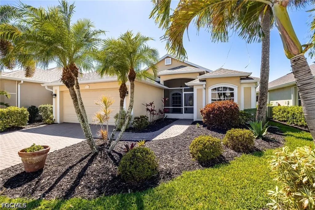 9273 Palm Island Circle North Fort Myers FL 33903
