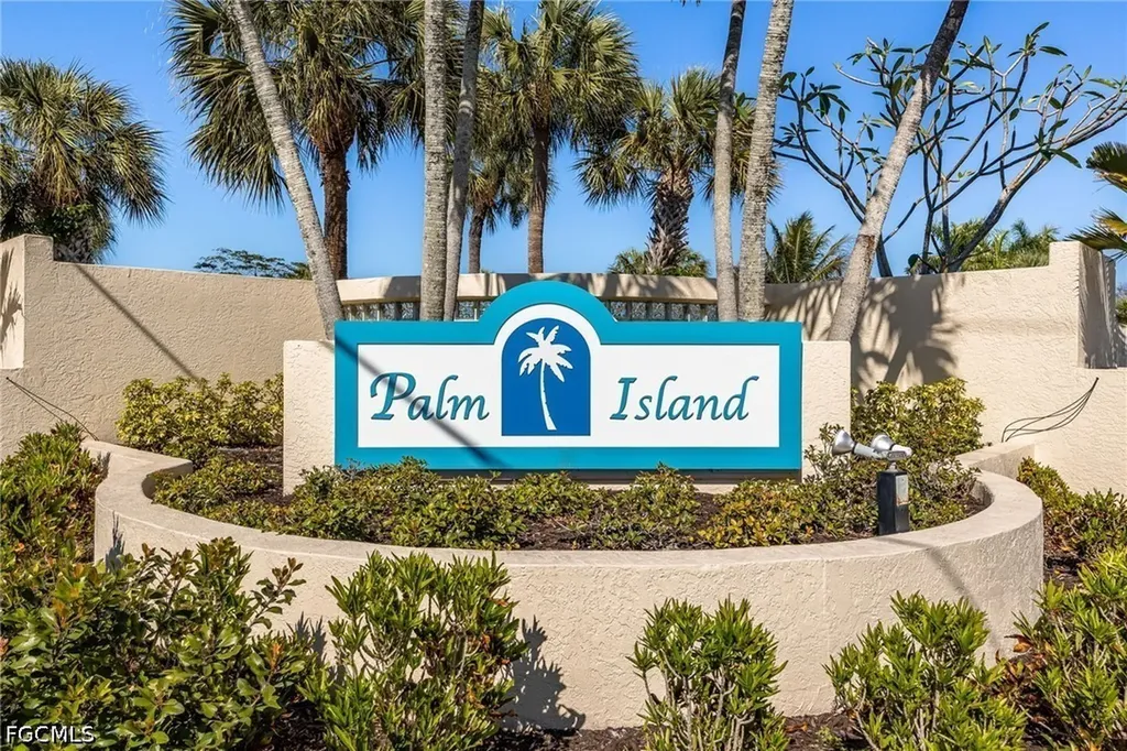 9273 Palm Island Circle North Fort Myers FL 33903