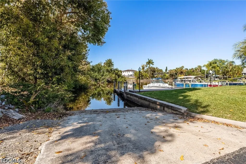 9273 Palm Island Circle North Fort Myers FL 33903