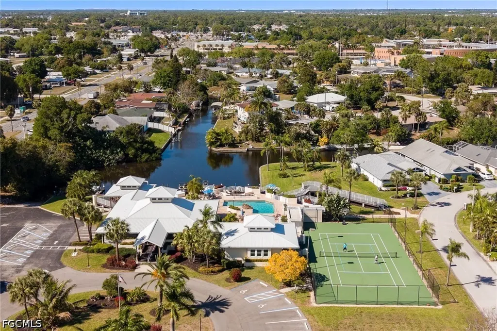 9273 Palm Island Circle North Fort Myers FL 33903