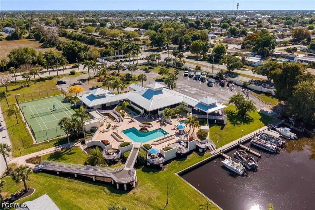 9273 Palm Island Circle North Fort Myers FL 33903