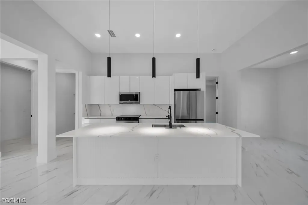 1426 NE 6th Avenue Cape Coral FL 33909