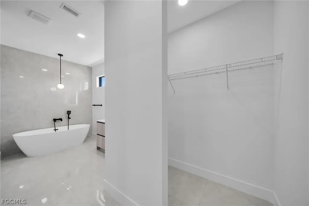 1426 NE 6th Avenue Cape Coral FL 33909