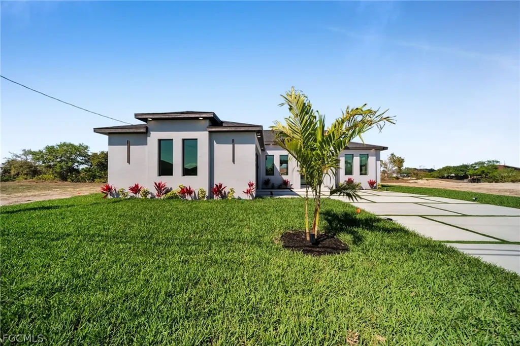 1426 NE 6th Avenue Cape Coral FL 33909