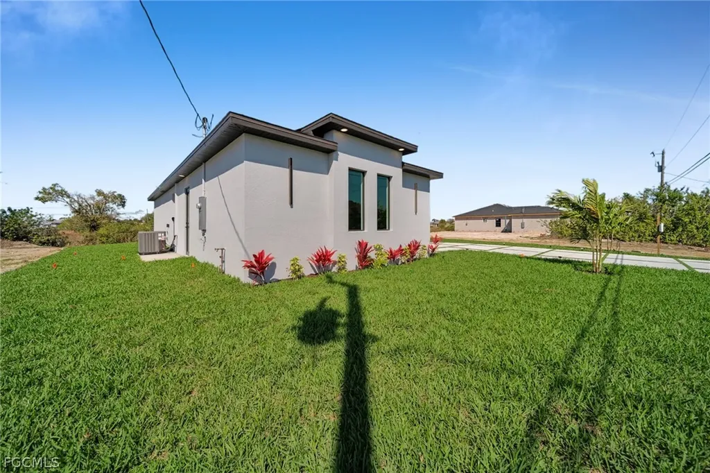 1426 NE 6th Avenue Cape Coral FL 33909