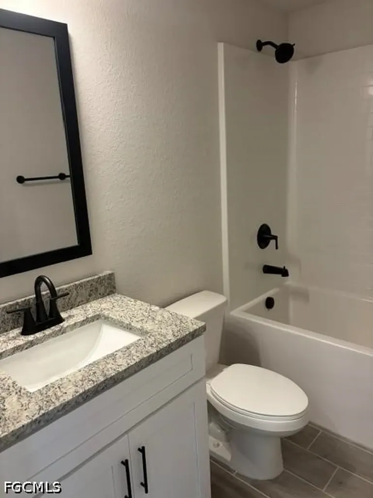 2049 NE 24th Terrace Cape Coral FL 33909