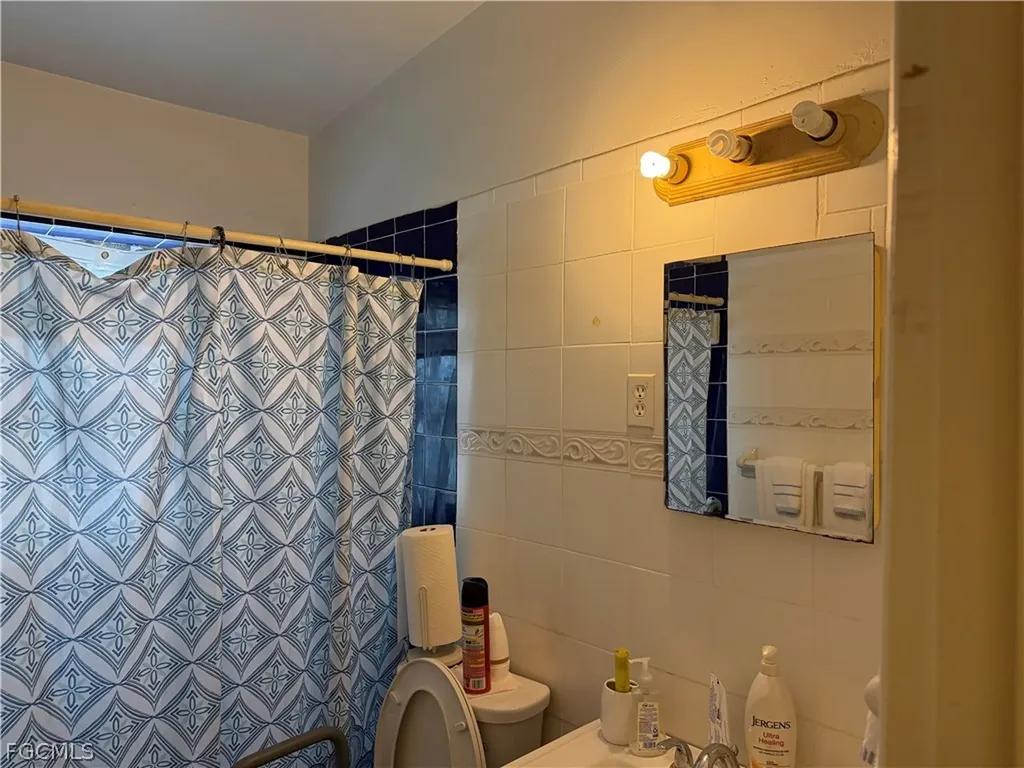 32 Roanoke Drive Fort Myers FL 33905