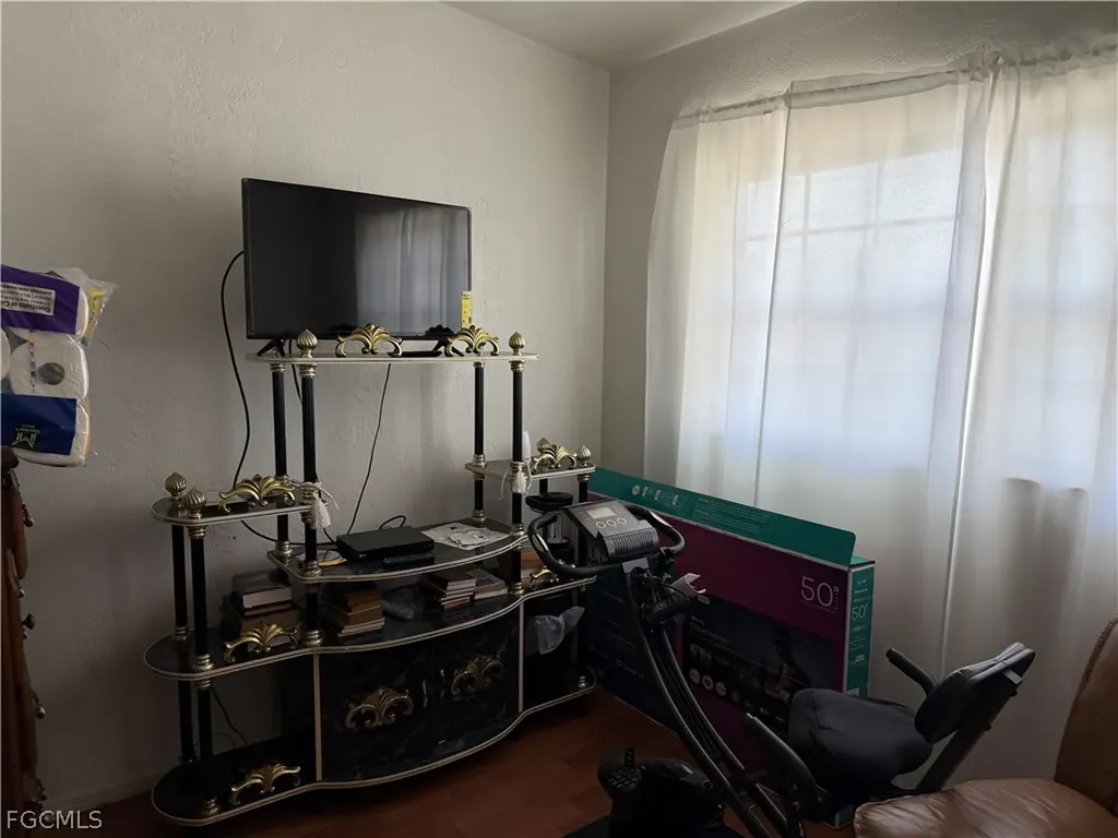 32 Roanoke Drive Fort Myers FL 33905