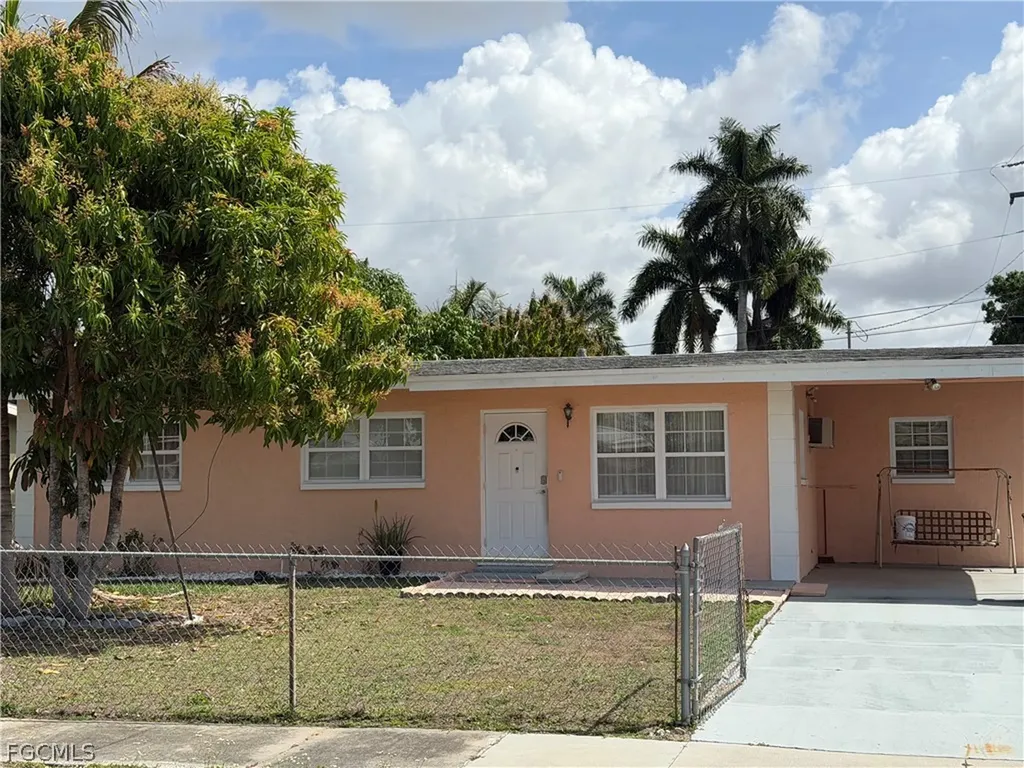32 Roanoke Drive Fort Myers FL 33905