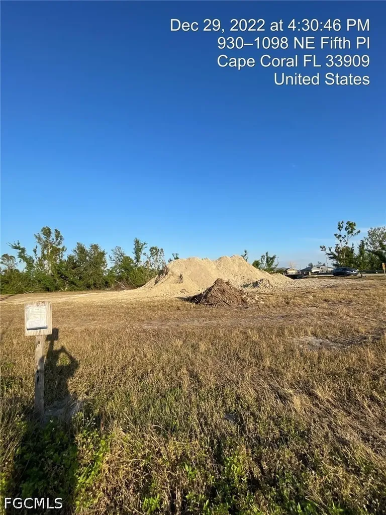 1001 NE 5th Place Cape Coral FL 33909