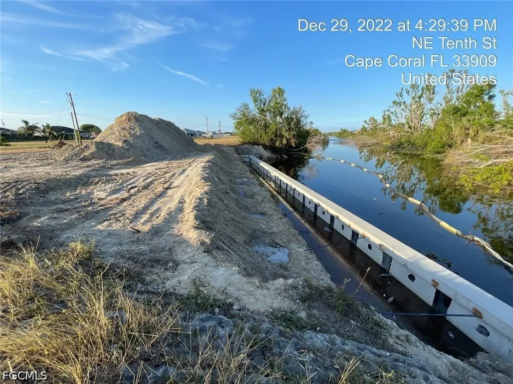 1001 NE 5th Place Cape Coral FL 33909