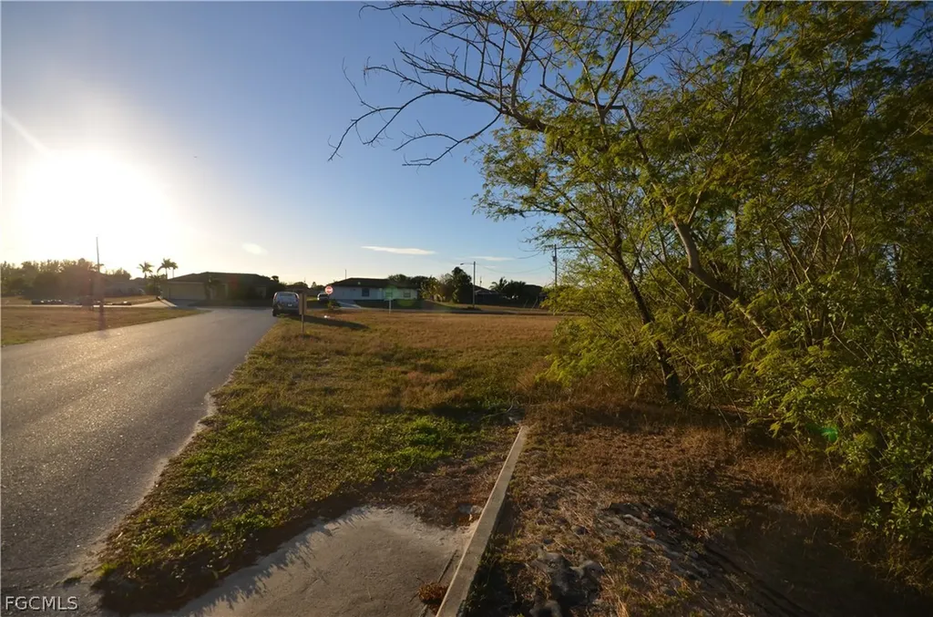 1001 NE 5th Place Cape Coral FL 33909