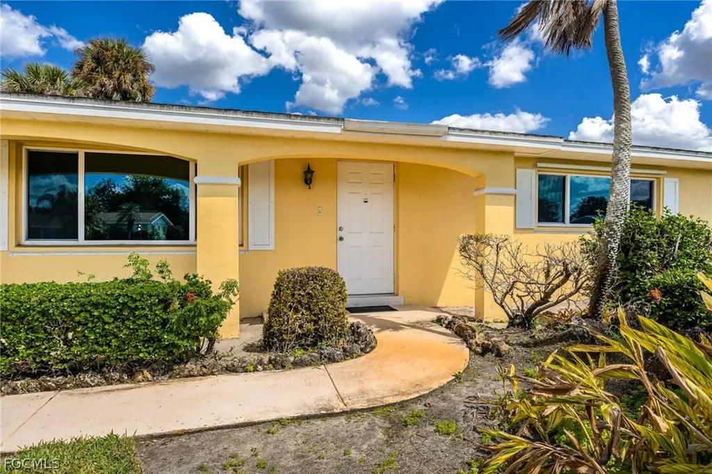 213 Richmond Avenue S Lehigh Acres FL 33936