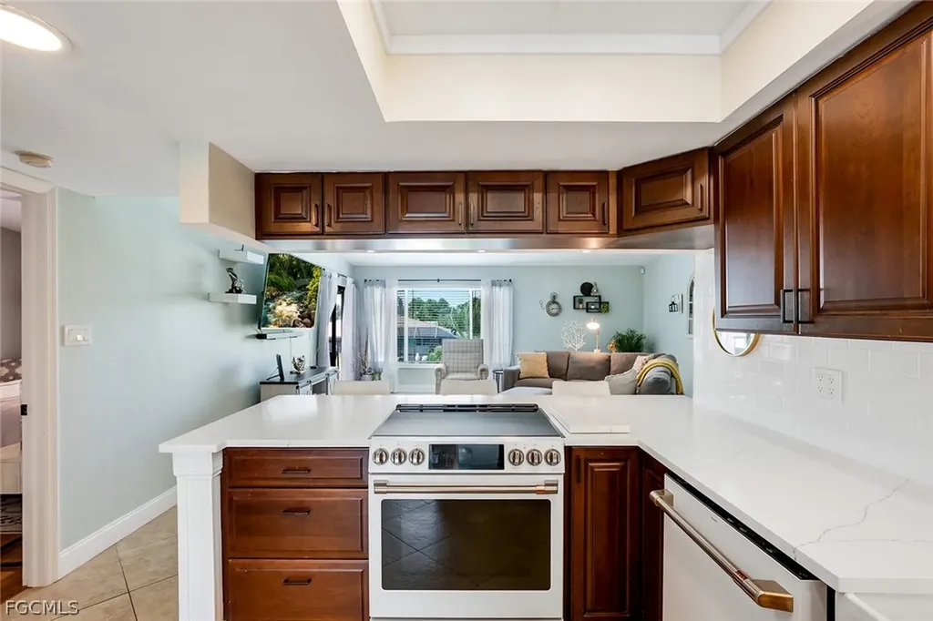 4904 Vincennes Street Cape Coral FL 33904