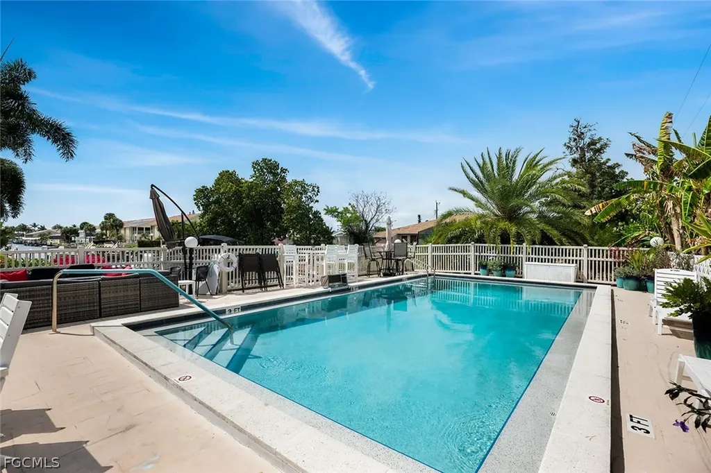 4904 Vincennes Street Cape Coral FL 33904
