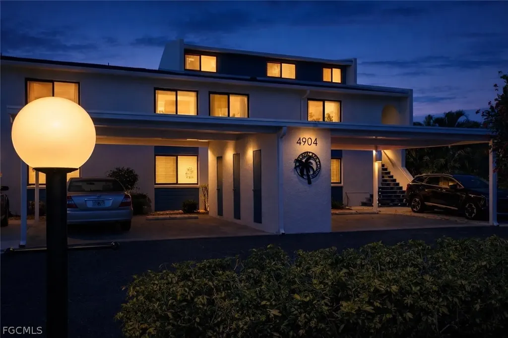 4904 Vincennes Street Cape Coral FL 33904