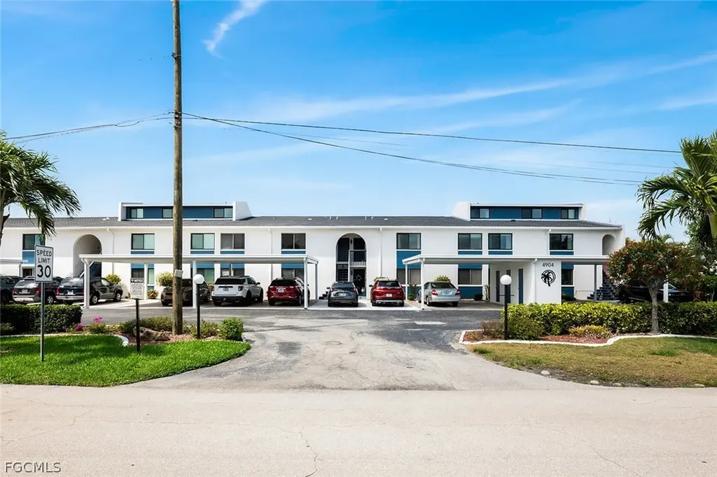 4904 Vincennes Street Cape Coral FL 33904