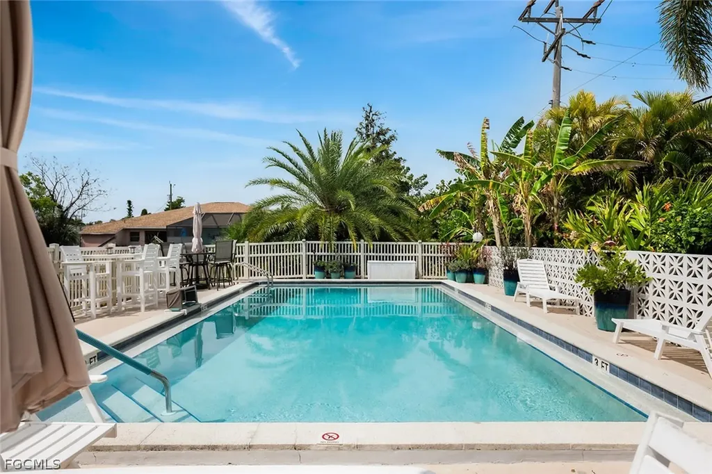 4904 Vincennes Street Cape Coral FL 33904