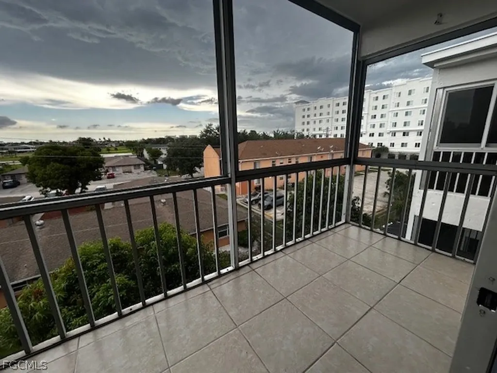 4906 Victoria Drive Cape Coral FL 33904