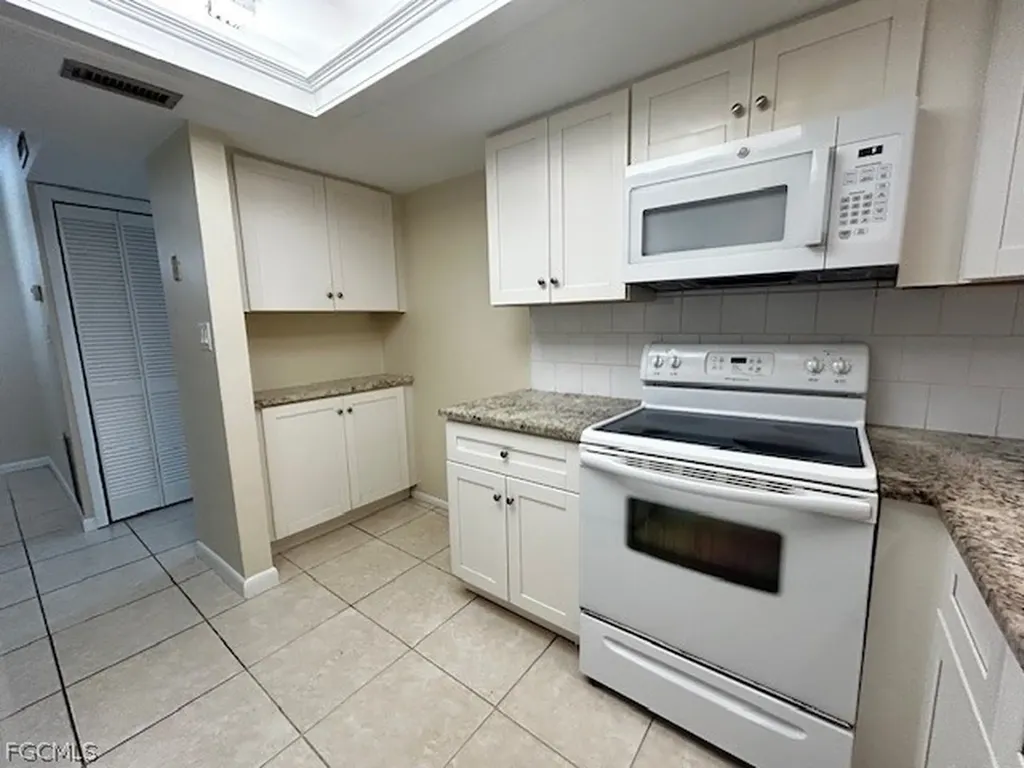4906 Victoria Drive Cape Coral FL 33904