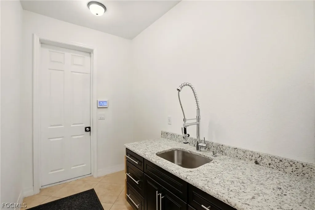 2104 NE 9th Place Cape Coral FL 33909