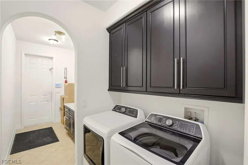 2104 NE 9th Place Cape Coral FL 33909
